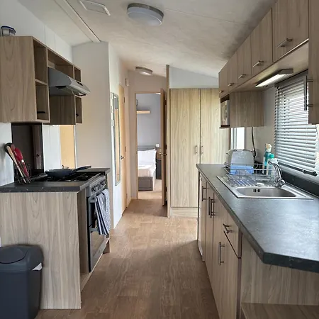 Modern Two Bedroom On Seven Bays Near Padstow *