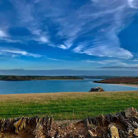 Modern Two Bedroom On Seven Bays Near Padstow Campsite Saint Merryn