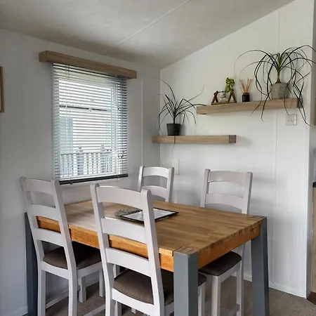 Campsite Modern Two Bedroom On Seven Bays Near Padstow