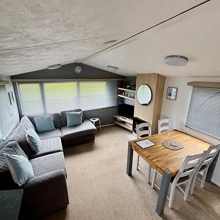 Modern Two Bedroom On Seven Bays Near Padstow Campsite